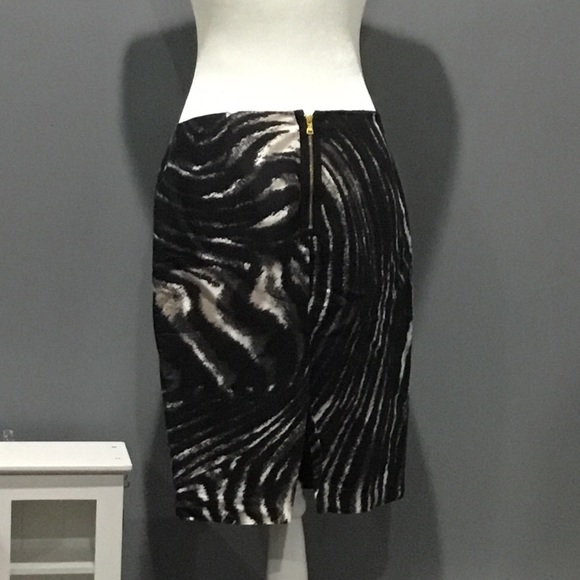 Tahari Animal Print Pencil Skirt - Picture 2 of 2